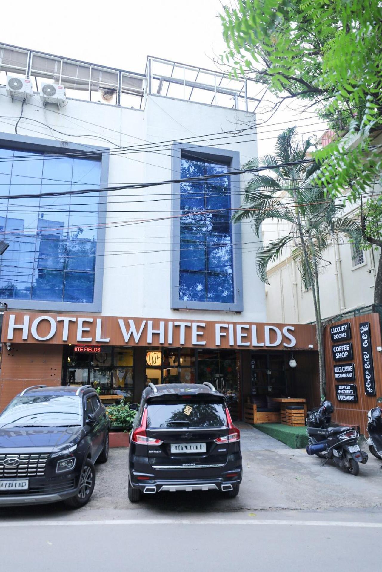 Hotel White Fields Hitec City, Hyderabad Exterior foto