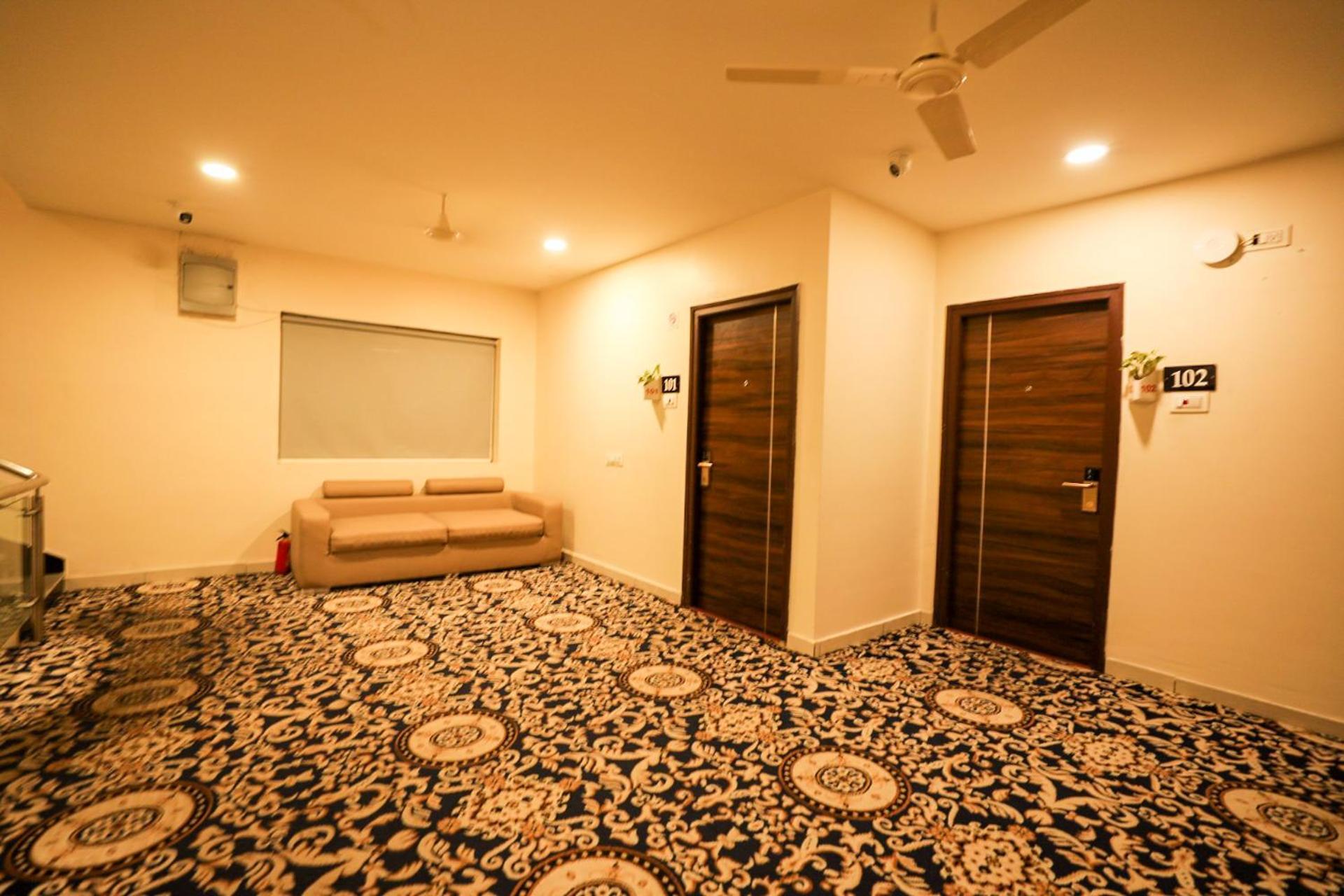 Hotel White Fields Hitec City, Hyderabad Exterior foto